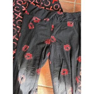 Lularoe TC Tall Curvy Valentines Red Lip Print/Black Leggings, X/O's (Lot Of 2)